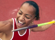 姆巴佩在利物浦比赛中出色发挥，出色防守引发热议！比赛高潮迭起